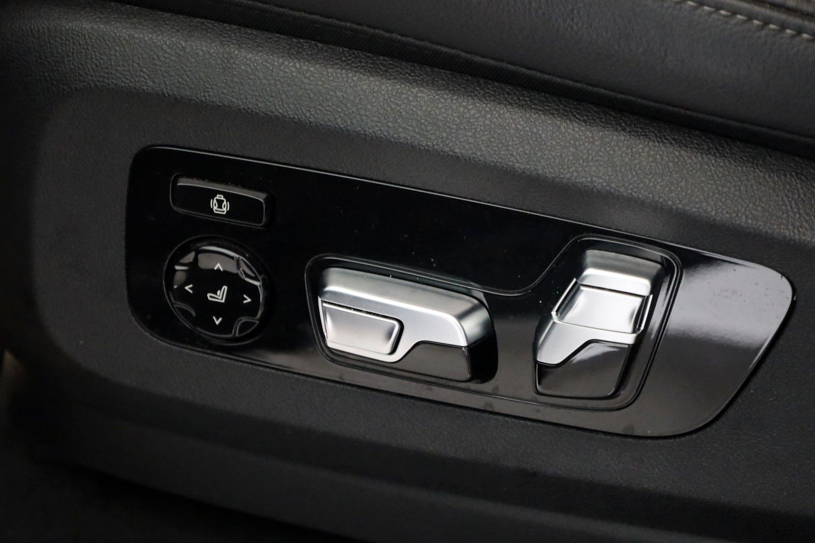 Fahrzeugabbildung BMW X5 xDrive 30d, Leder,Navi,LED,SH,HUD,360Kam.,ACC