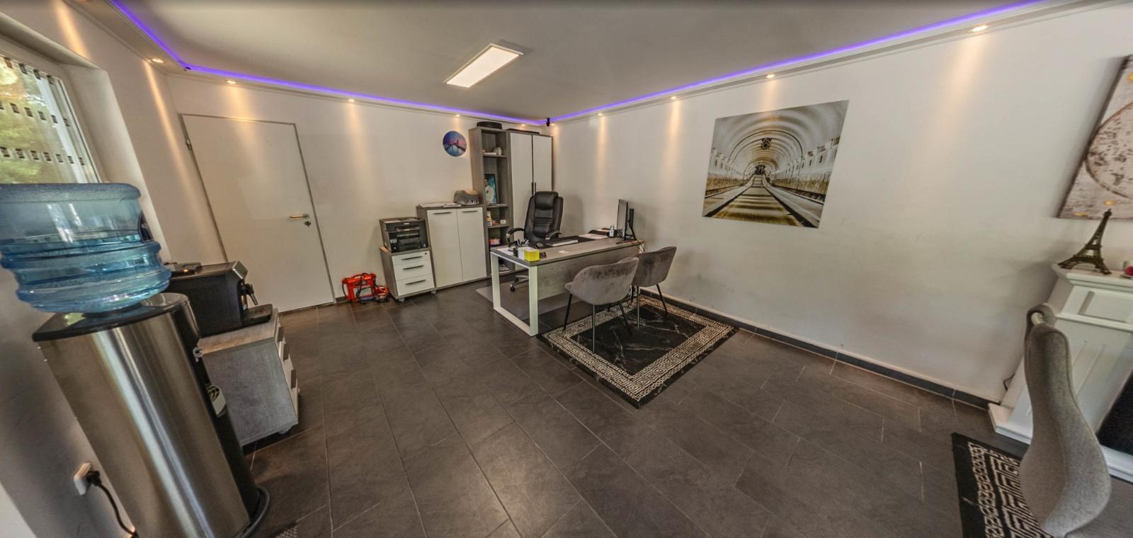 showroom-image-top