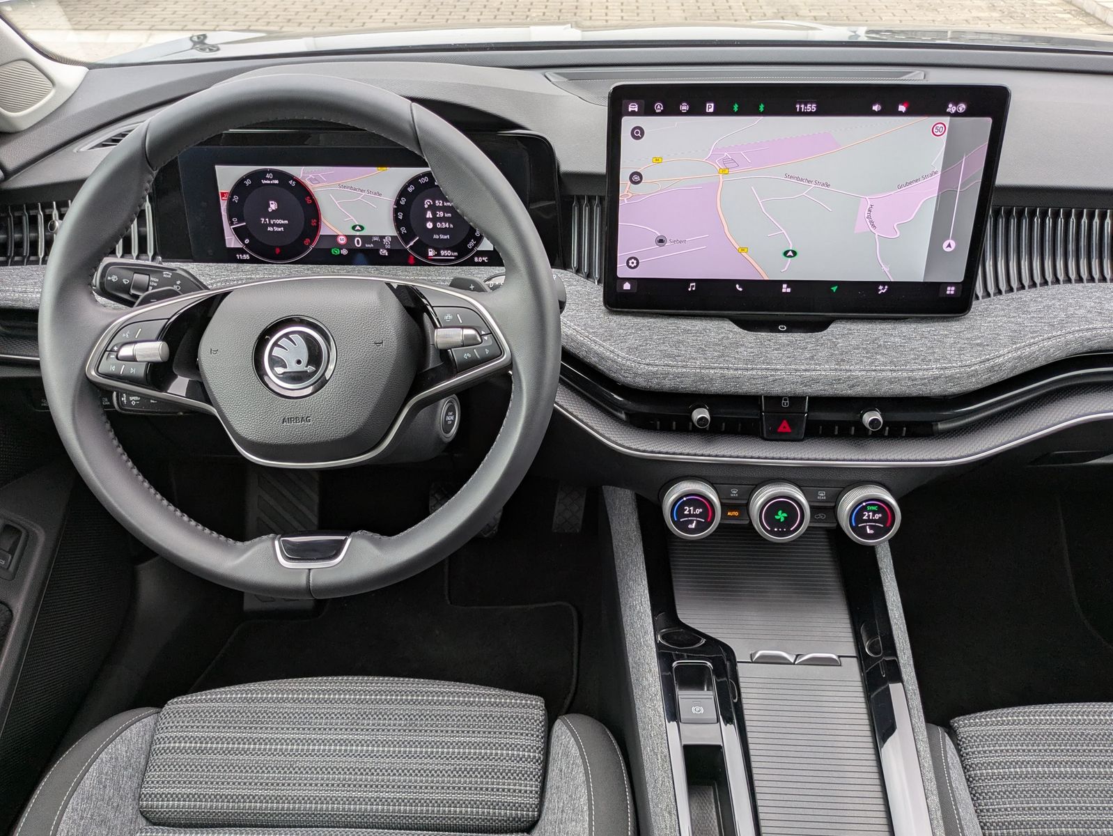 Fahrzeugabbildung SKODA Superb 2.0 TDI 4x4 Selection MATRIX*AHK*5J GAR.