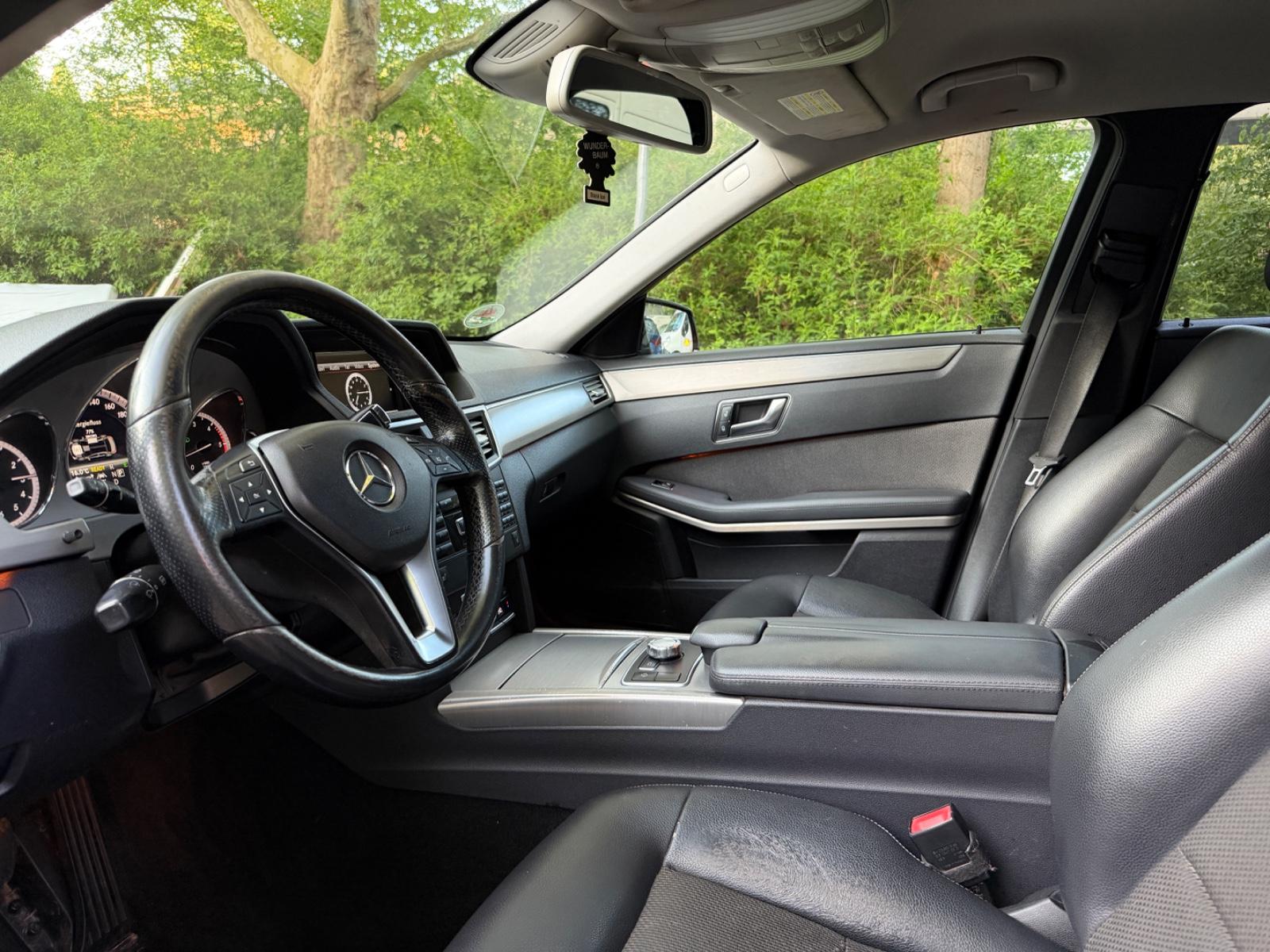 Mercedes-Benz E 300* BlueTec Hybrid