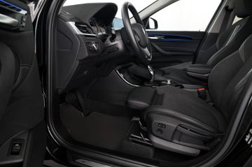 BMW X1 sDrive20i Sport Line RFK LED AHK 18"