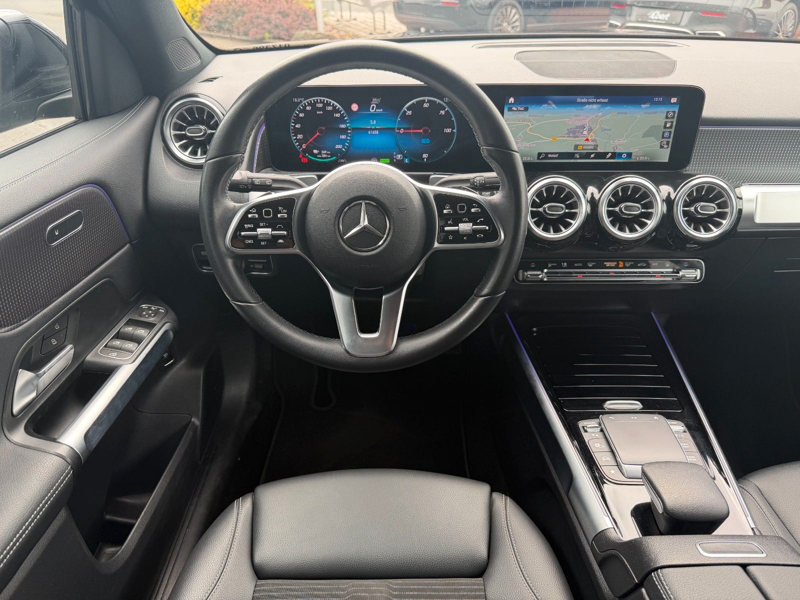 Fahrzeugabbildung Mercedes-Benz EQB 350 4M Progressive+Distr+Ambiente+RFK+MBUX