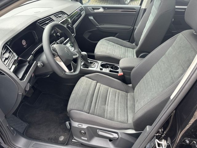 Fahrzeugabbildung Volkswagen Touran 2.0 TDI HIGHLINE KAMERA TRAILER-ASSIST AH