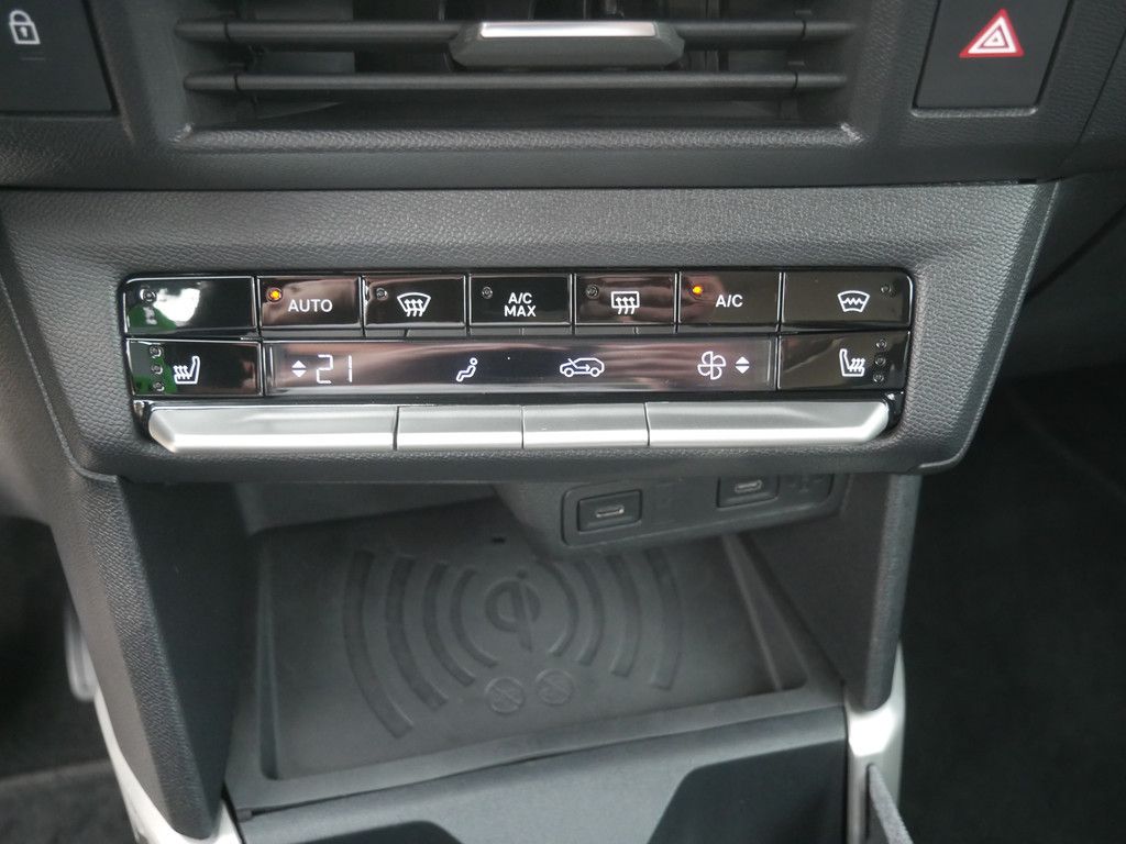 Fahrzeugabbildung Opel Frontera 1.2 Edition PDC SHZ KAMERA NAVI LED