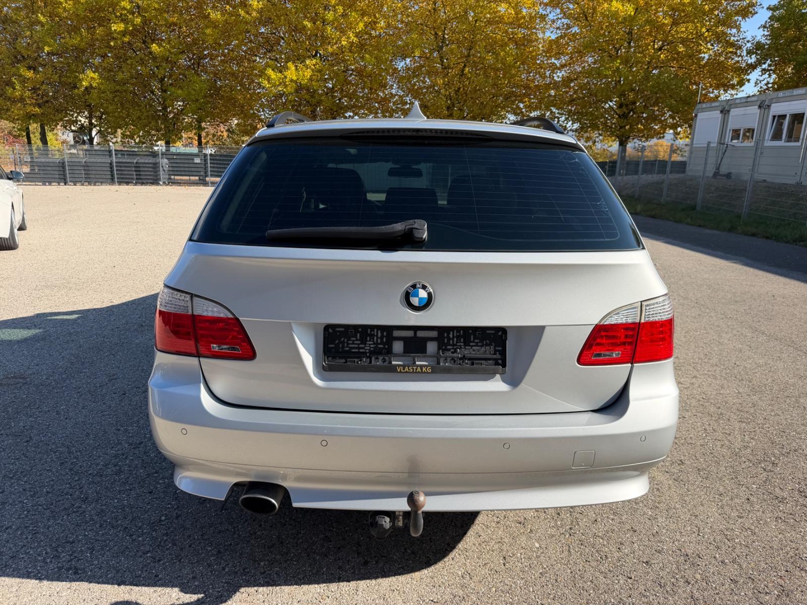 BMW 520 2010 — photo 6