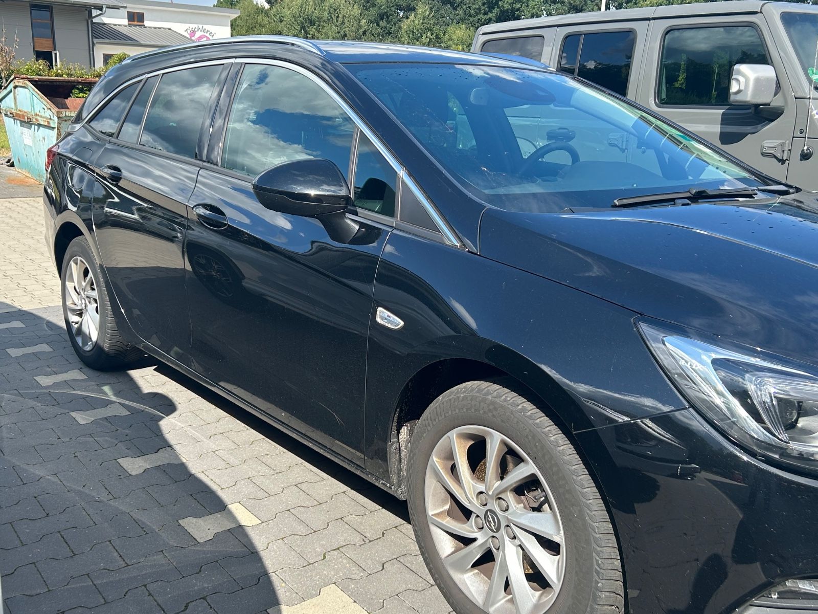 Fahrzeugabbildung Opel Astra K 1.4 ST Innovation Unfallschaden