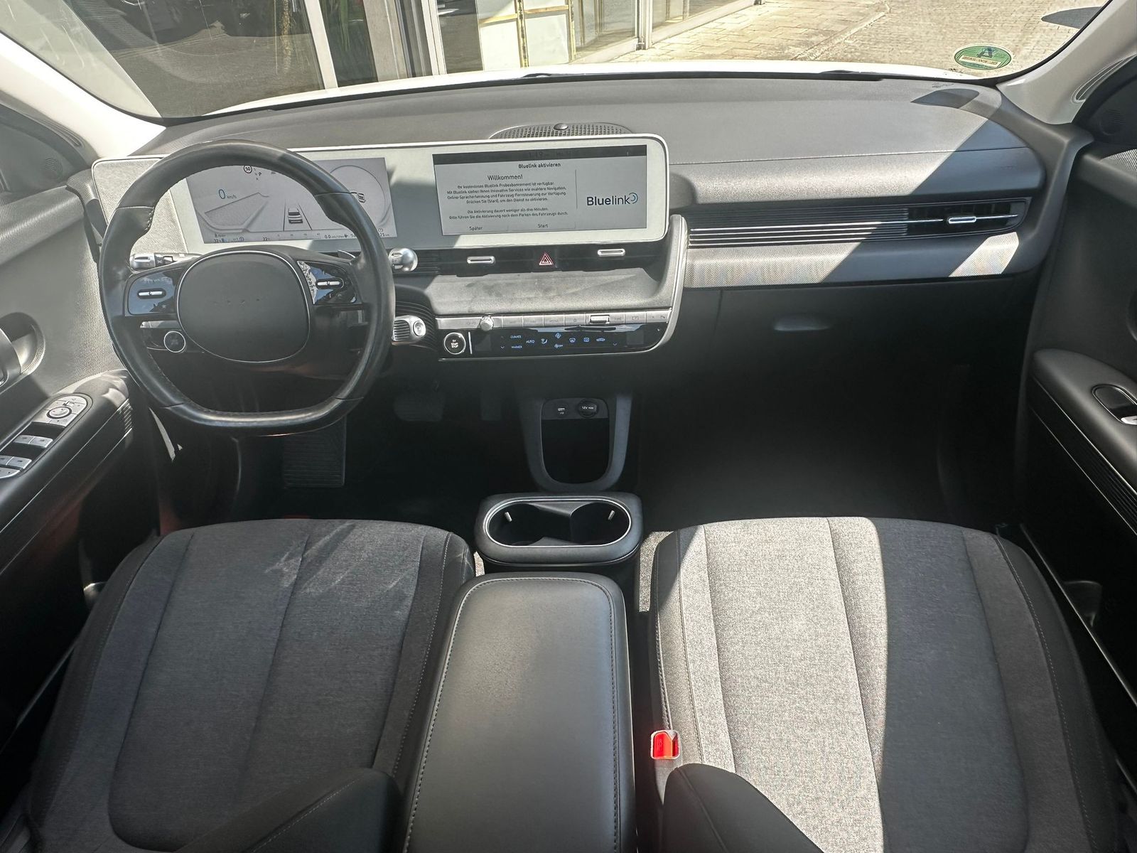 Fahrzeugabbildung Hyundai Ioniq 5 2WD WERKSGAR+NAVI+LED+SHZ+KAMER+DAB+ACC