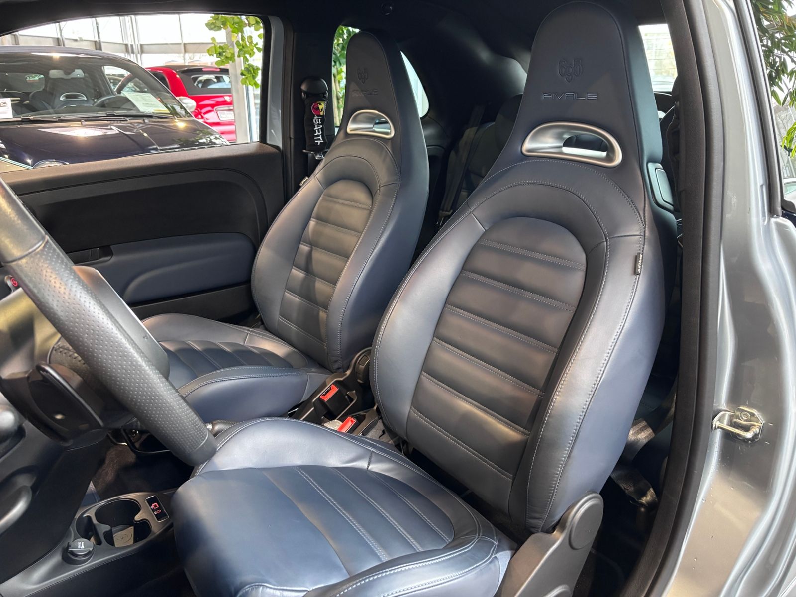 Fahrzeugabbildung Abarth 695C  Rivale  XENON LEDER ALU