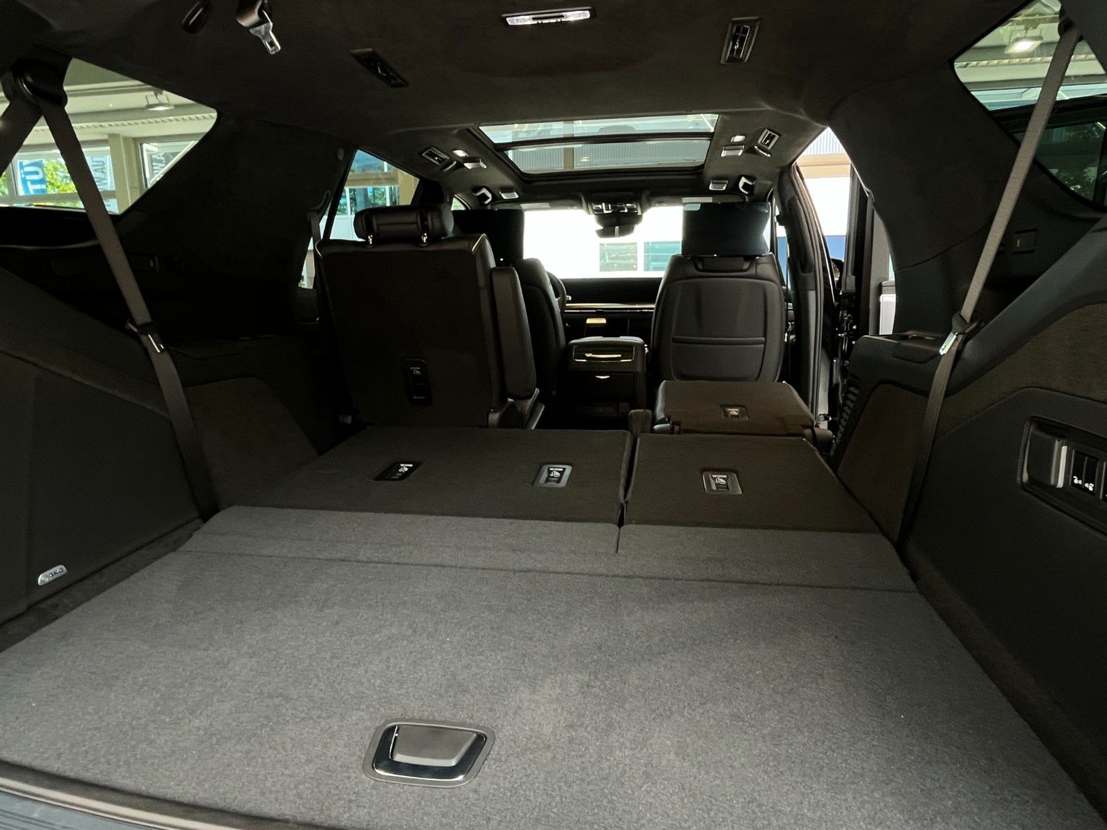 Fahrzeugabbildung Cadillac Escalade Sport Platinum 6.2 V8  4x4 LPG