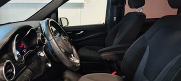 Mercedes V 220 - 2