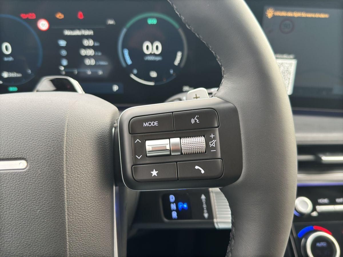 SANTA FE Hybrid 2WD Signature Digital Key LED