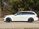 Mercedes-Benz C 350 T AVANTGARDE - AMG - ein echter Blickfang - Mercedes-Benz C 350 mit Benzin-Antrieb