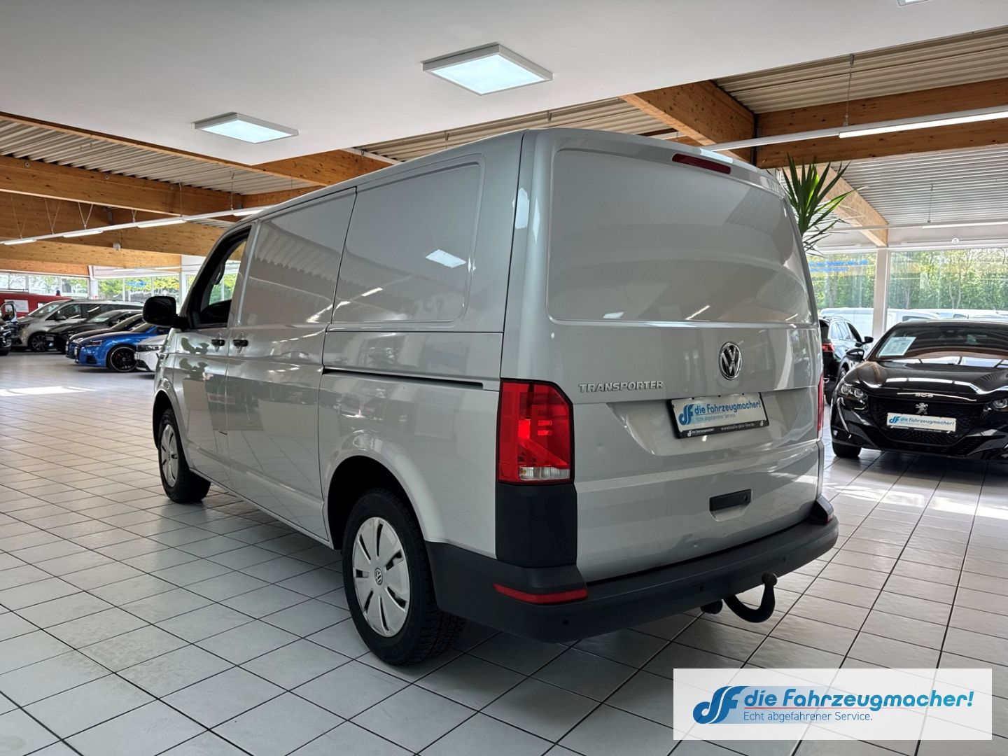 Fahrzeugabbildung Volkswagen Transporter T6.1 Kasten AHK DAB 2x Schiebetür 15
