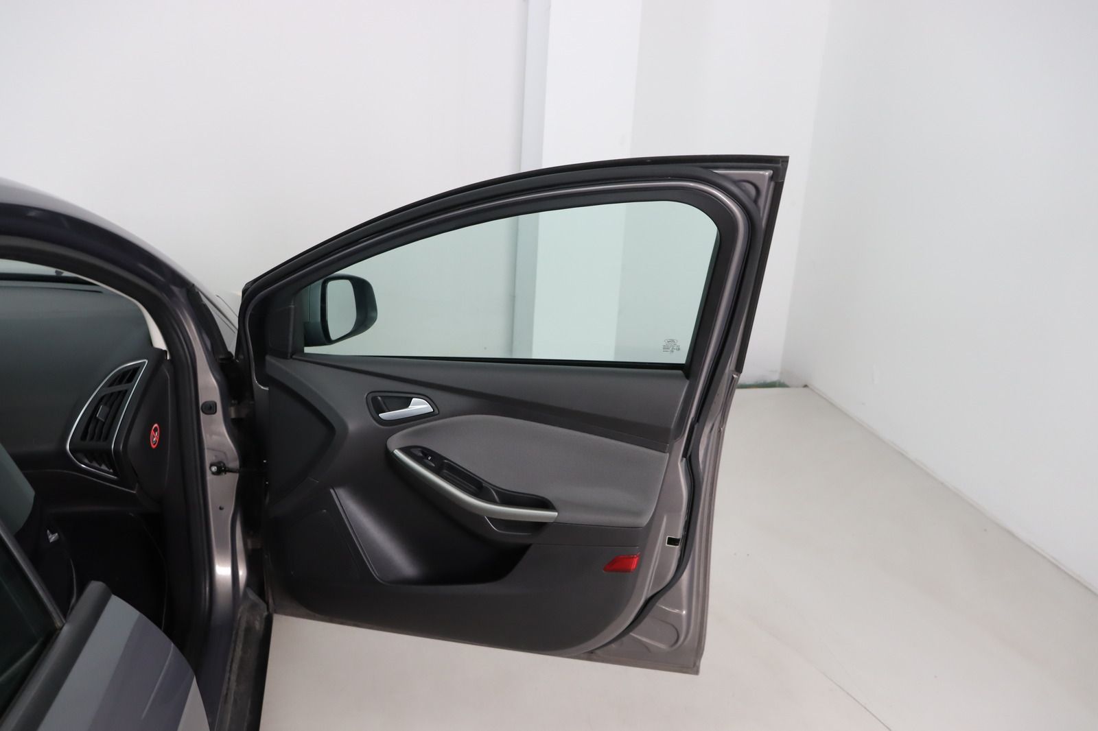 Fahrzeugabbildung Ford Focus 1.6 EcoBoost Turnier * 1. Hand * Anhängerk