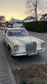 Mercedes-Benz Mercedes Benz W111 Coupé 220SEb H- Zul, Vi... - Mercedes-Benz E 220 mit Benzin-Antrieb: Sportwagen