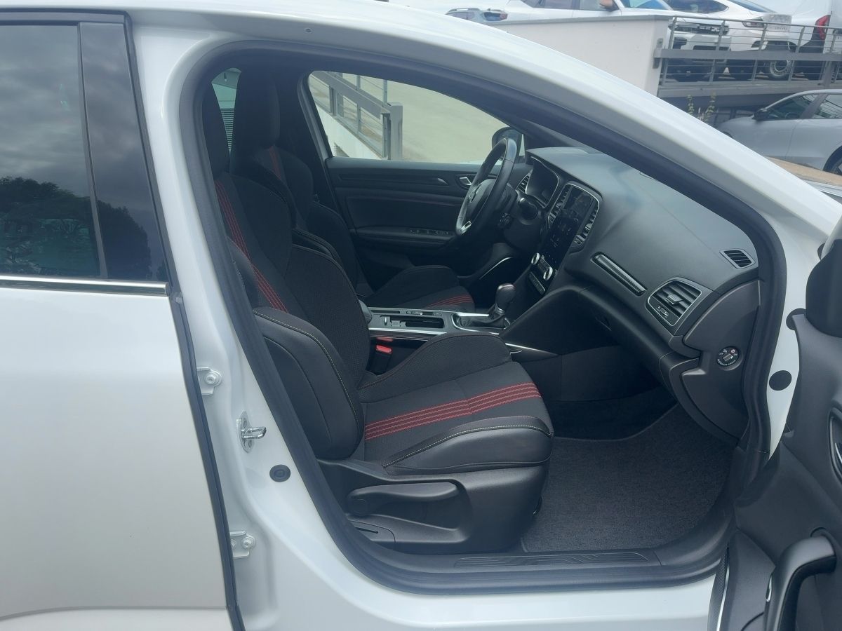Fahrzeugabbildung Renault Megane 5-Türer R.S. LINE TCe 160 EDC HUD SHZ