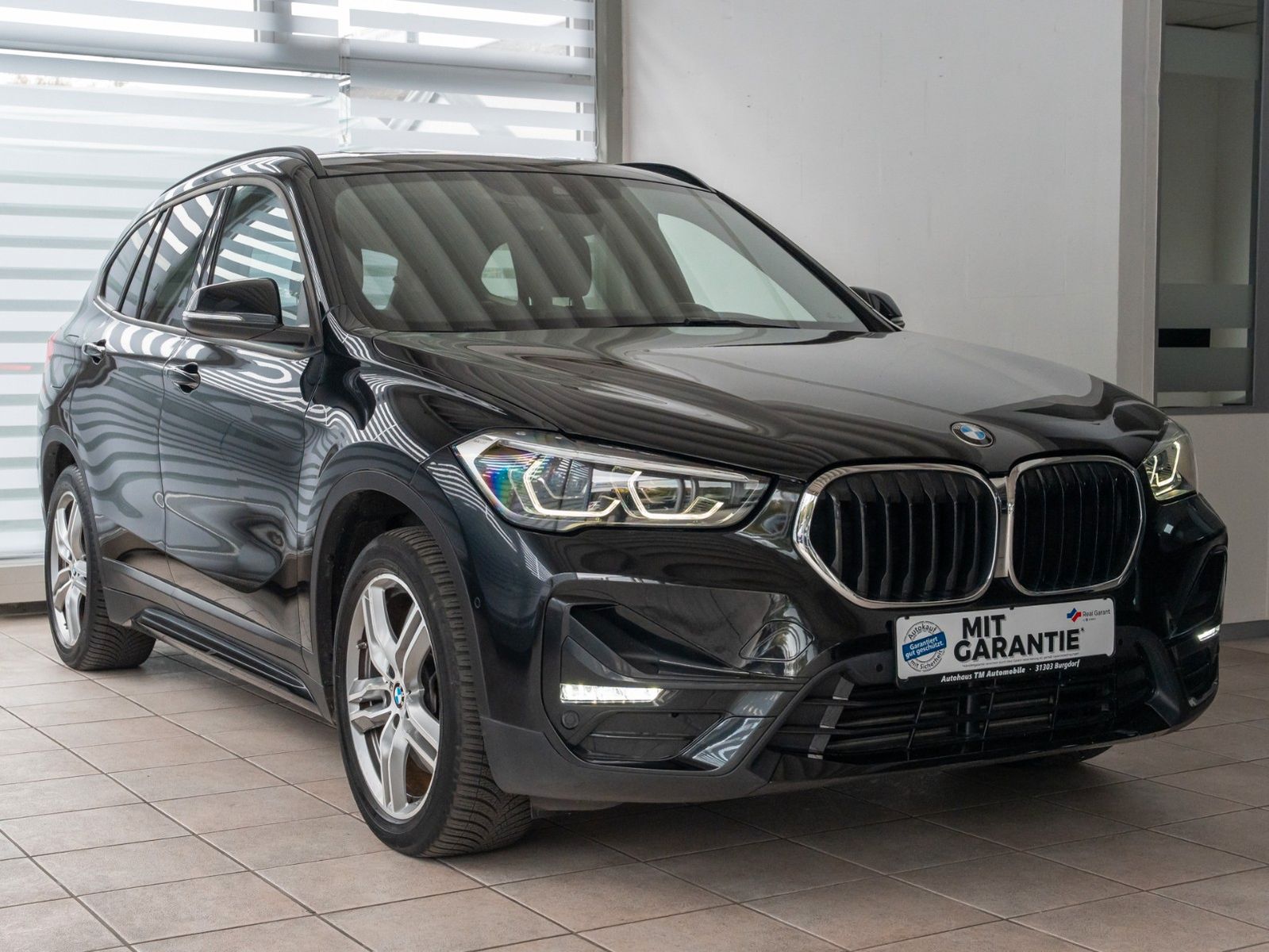 BMW X1 xD25e Sport Line PANO HUD KAM AHK HiFi imagem 3
