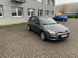 Hyundai i30 CW 1.4 Comfort- Benzin+Autogas (LPG)-TÜV NEU - Hyundai i30 aus 2010: Cw