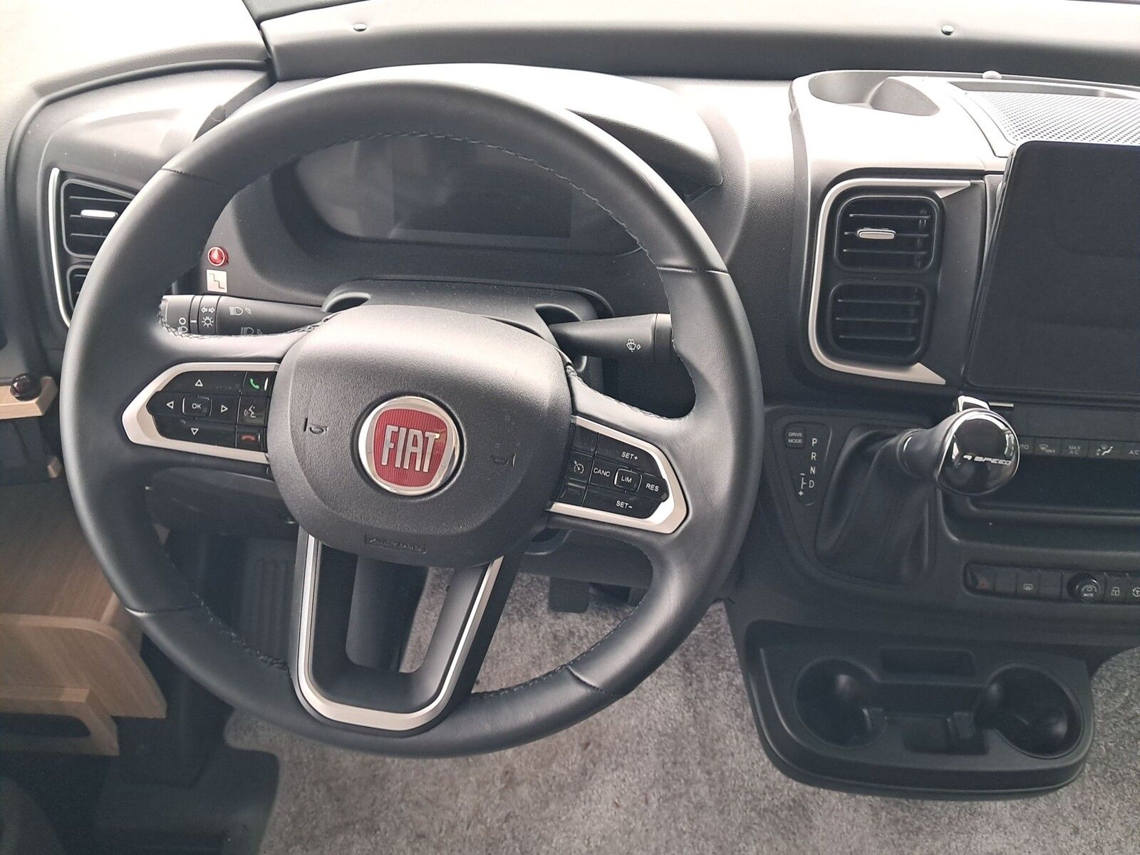 Fahrzeugabbildung Frankia F-Line I 680 Plus 4,5 t Luftfeder HA, Markise
