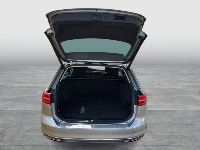 Passat Variant R-Line 2.0 TSI 360°AHK KESSY ACC