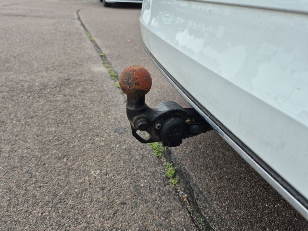 Golf VIII Variant 1.5 eTSI Style *DSG*AHK*LED*NA