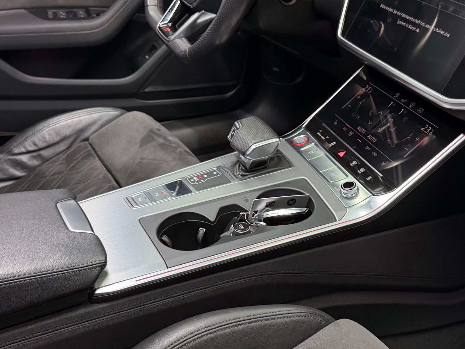Fahrzeugabbildung Audi RS6 Avant 4.0 TFSI quattro |KERAMIK|B/O