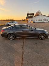 Mercedes-Benz E 350 Coupé E 350 BlueTEC - - Mercedes-Benz E 350 Bluetec mit Diesel-Antrieb