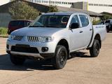 Mitsubishi L200 2.5 Disel Pick-Up Euro 5 AHK 100 Kw - Mitsubishi L200 aus 2012