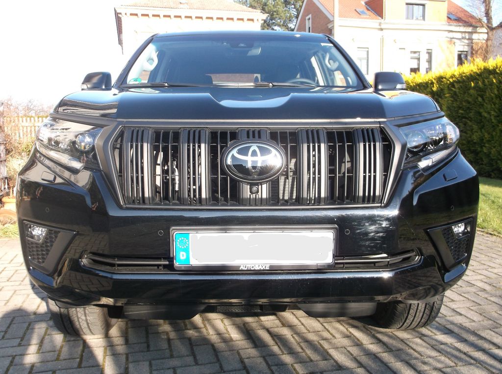 Image of Toyota Land Cruiser
