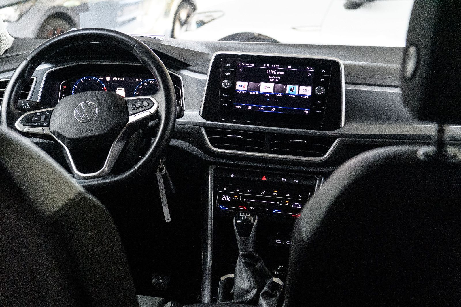 Fahrzeugabbildung Volkswagen T-Roc Style+Navi+We Connect+LED-Plus+ACC+
