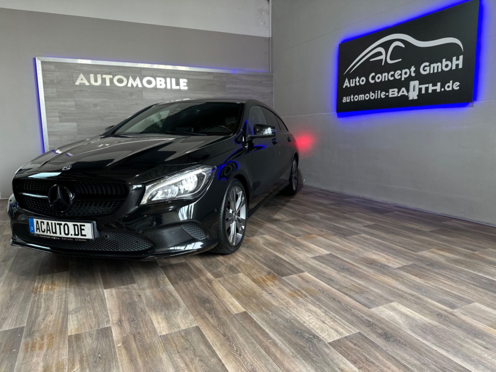 Fahrzeugabbildung Mercedes-Benz CLA 220 ShootingBrake*Black-Pa*4Matic*LED *Ambi