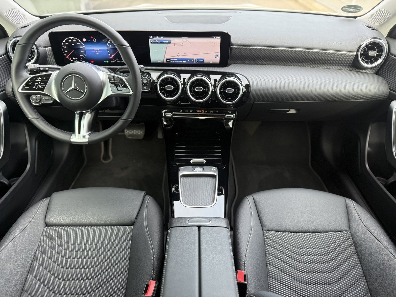 Fahrzeugabbildung Mercedes-Benz A 180 Progressive*KAMERA*LED*SPURHALTE*LENKRADHE