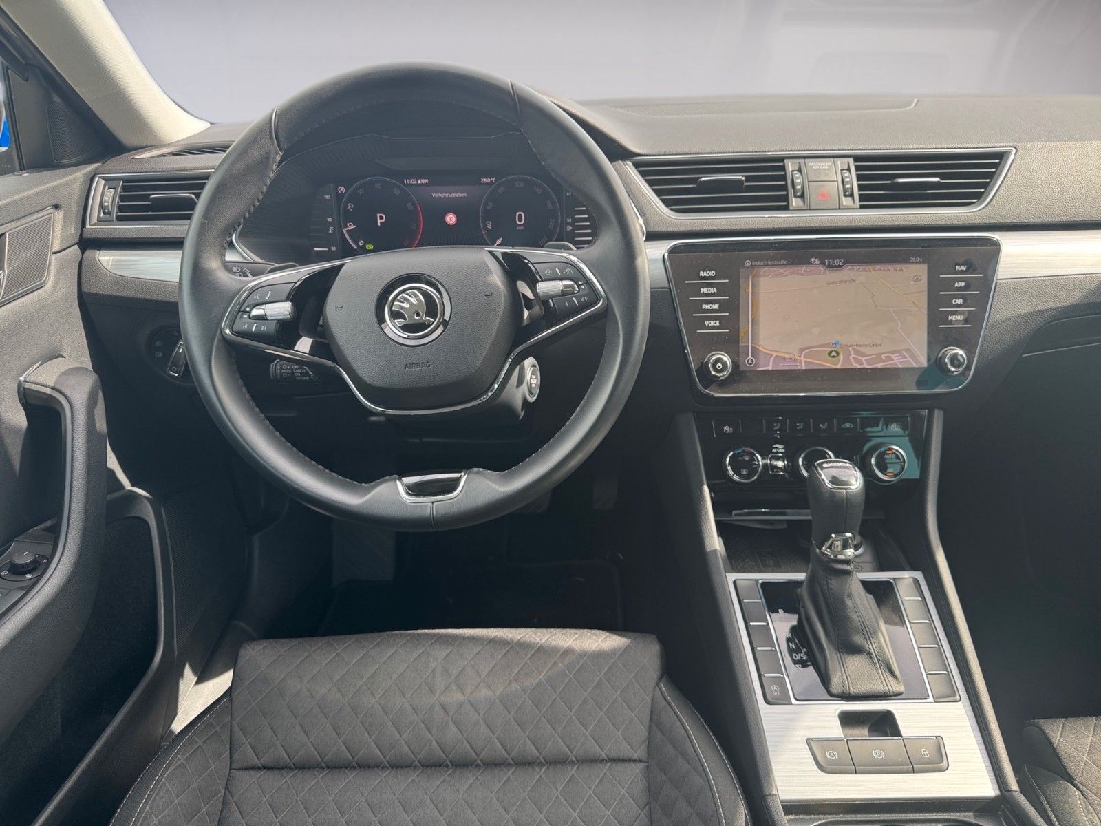 Fahrzeugabbildung SKODA Superb Combi Ambition 1.5 TSI