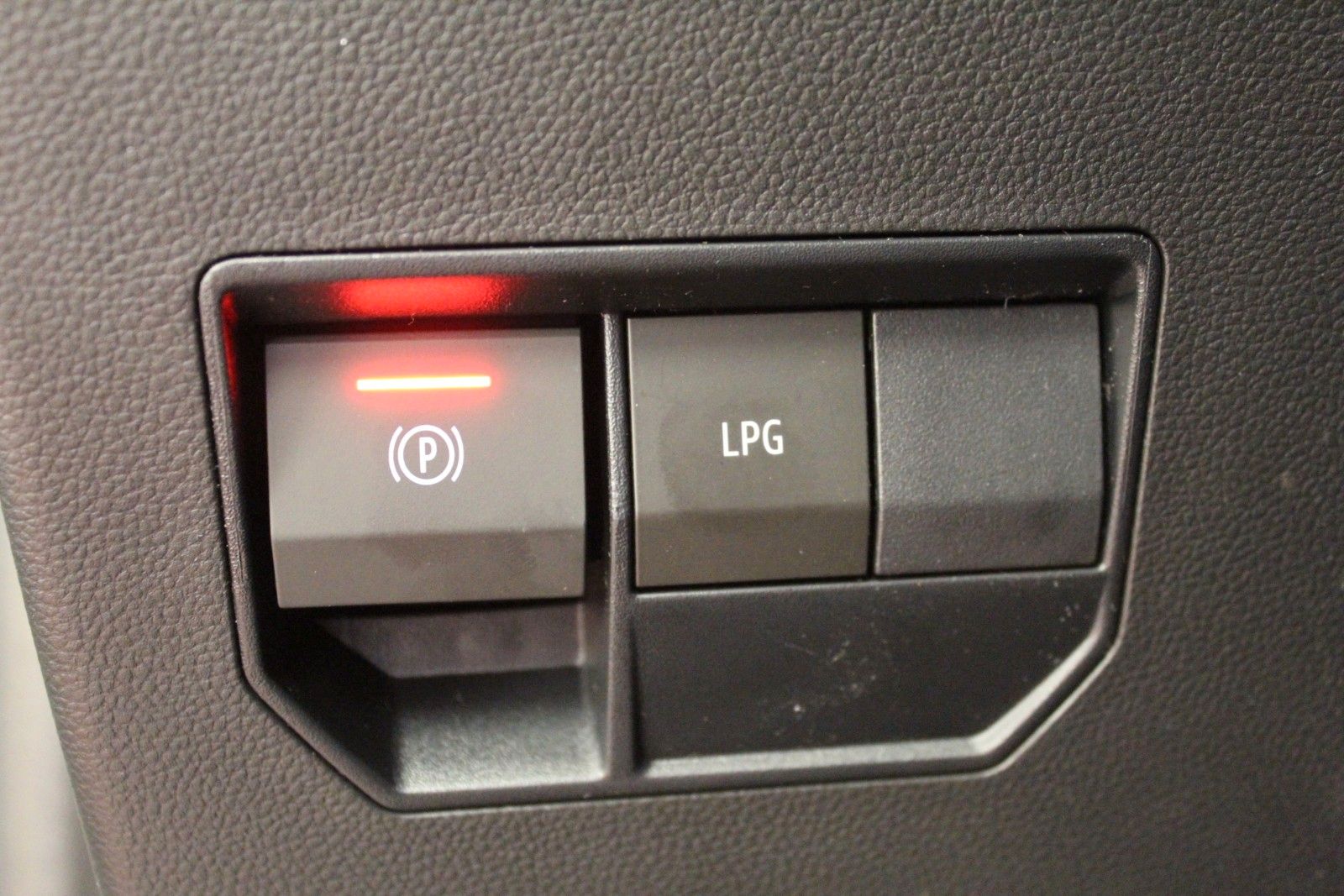 Fahrzeugabbildung Dacia Duster hybrid-G 150 4x4 Extreme MY26