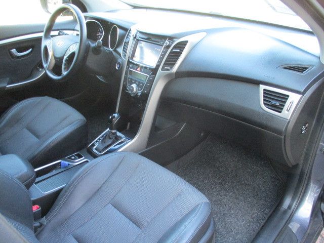 Fahrzeugabbildung Hyundai i30 blue Premium Automatik, Panorama-Dach