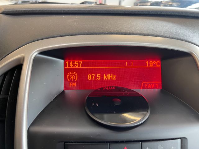 MYAUTOCENTER – Gebraucht- und Jahreswagen mit Werkstattservice in Pfaffenhofen Opel Astra J Sports Tourer Design Edition *PDC*Klima*