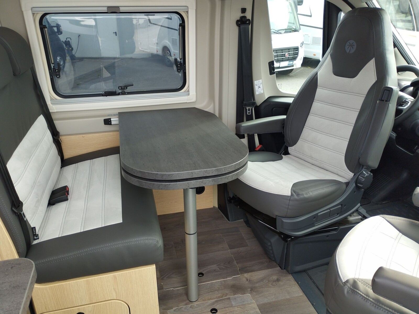 Fahrzeugabbildung Sunlight Adventure Cliff 640 Automatik, Dörr Edition, LT