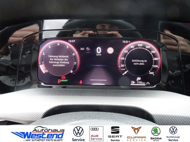 Fahrzeugabbildung Volkswagen Golf Variant R-Line 1.5l eTSI 110kW DSG AHK LED