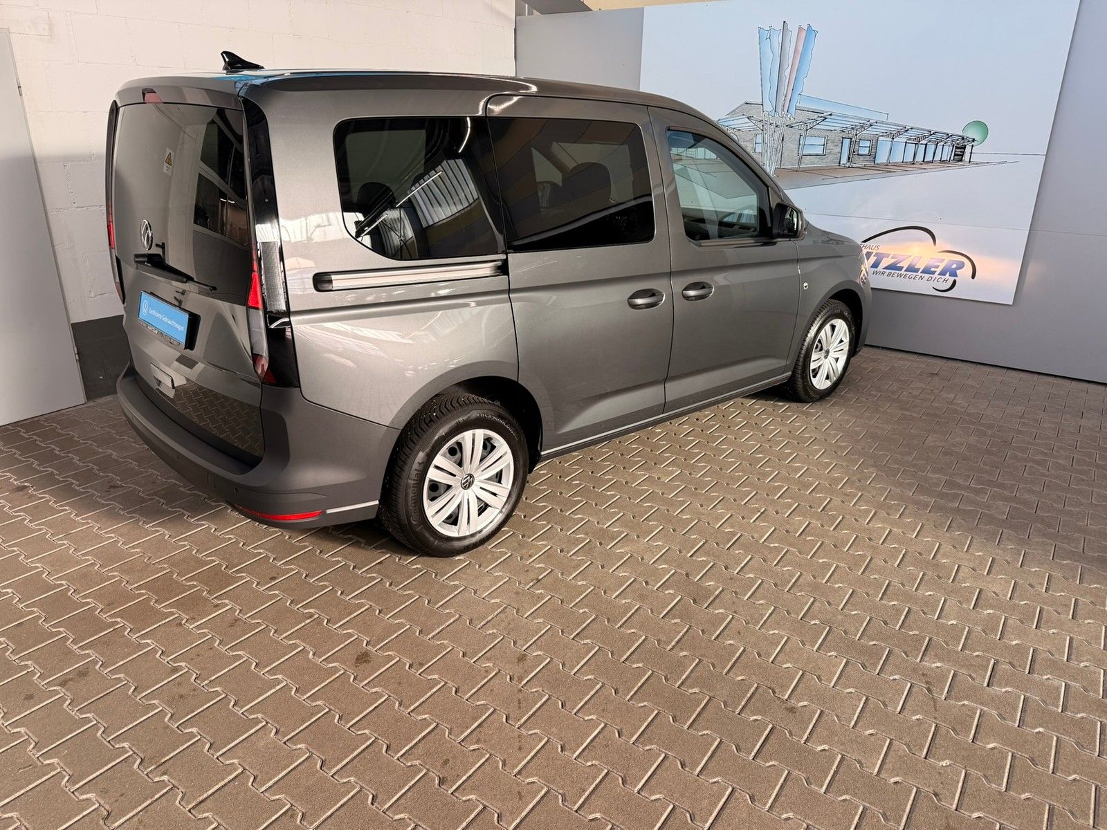 Fahrzeugabbildung Volkswagen Caddy Basis  1,5 TSI +Keyless+Kamera +Navigation