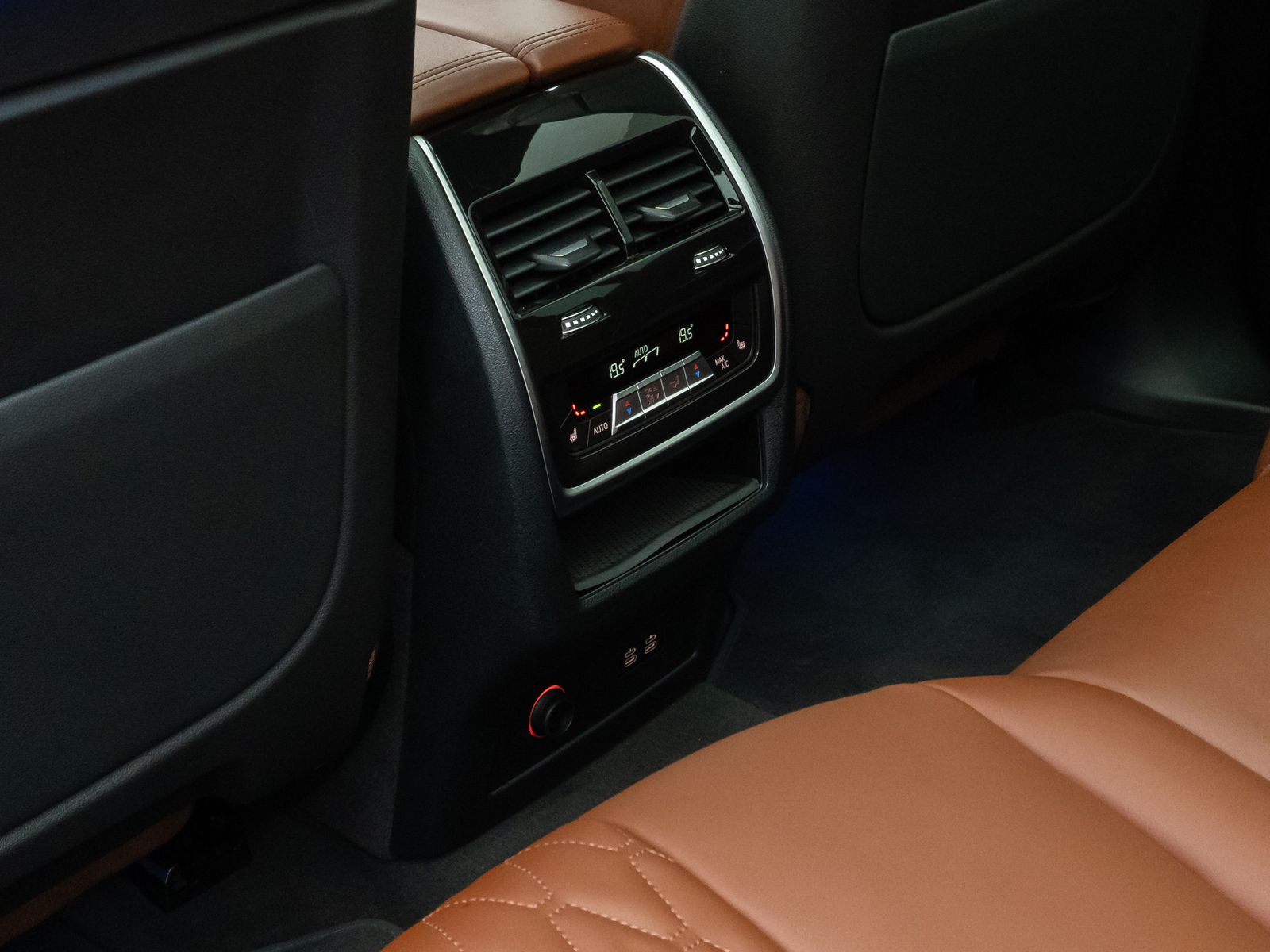 Fahrzeugabbildung BMW X7 M50i  Massage 360°B&W Laser DAB SkyLounge 22"