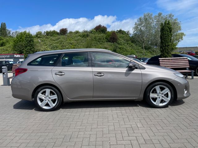 Toyota Auris  Touring Sports Executive