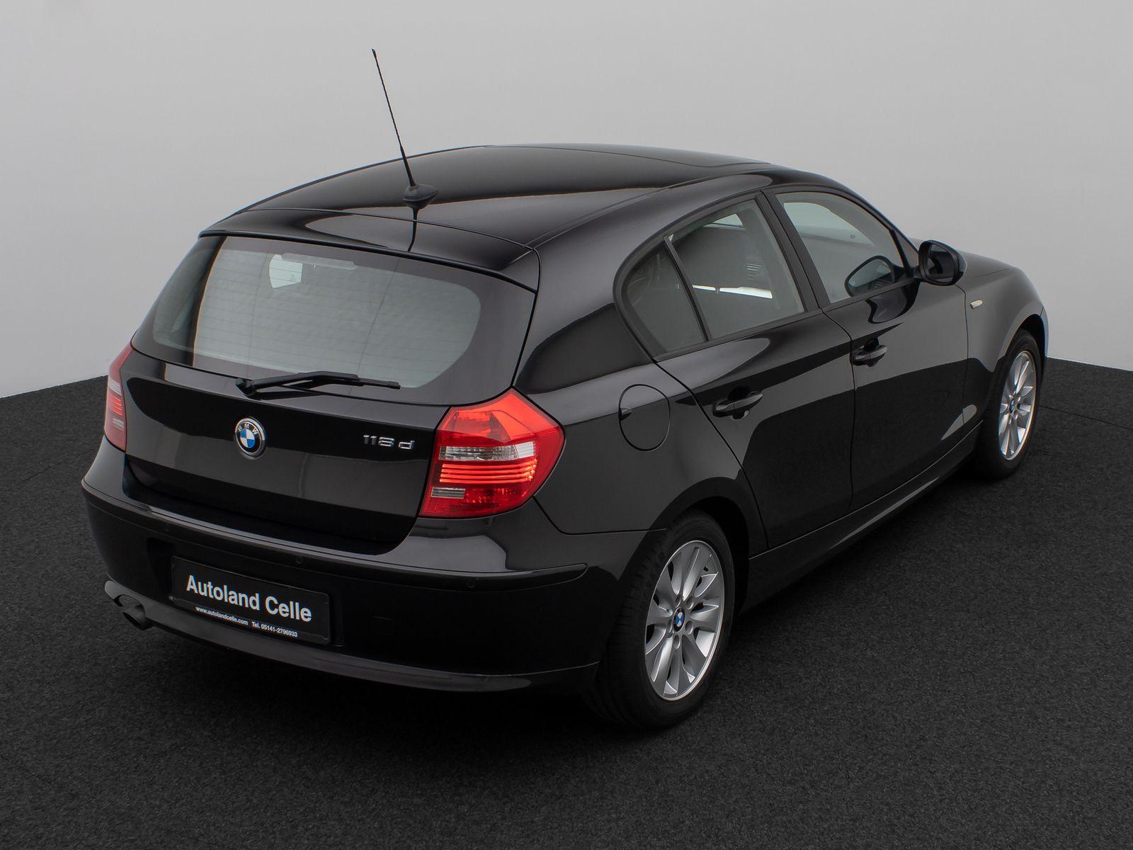Fahrzeugabbildung BMW 118d Glasdach Navi Sitzhzg Xenon PDC 8Fach