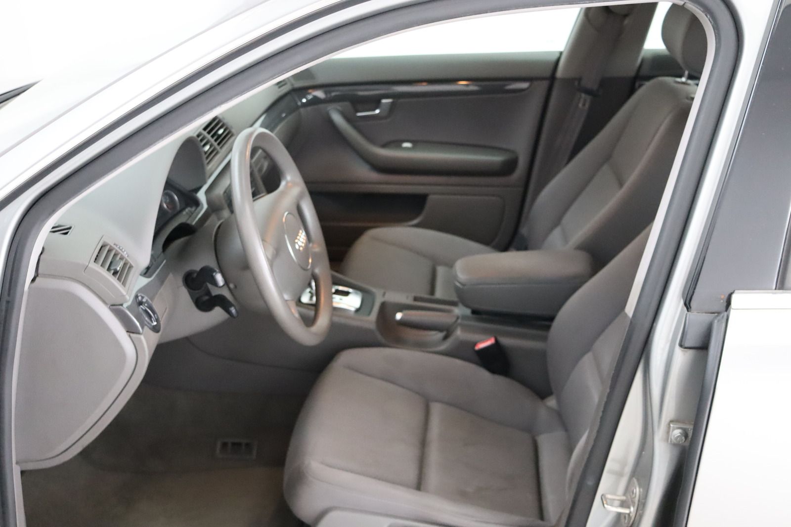 Fahrzeugabbildung Audi A4 1.8 T * HU/AU bis 05.2027 * Xenon * Navi