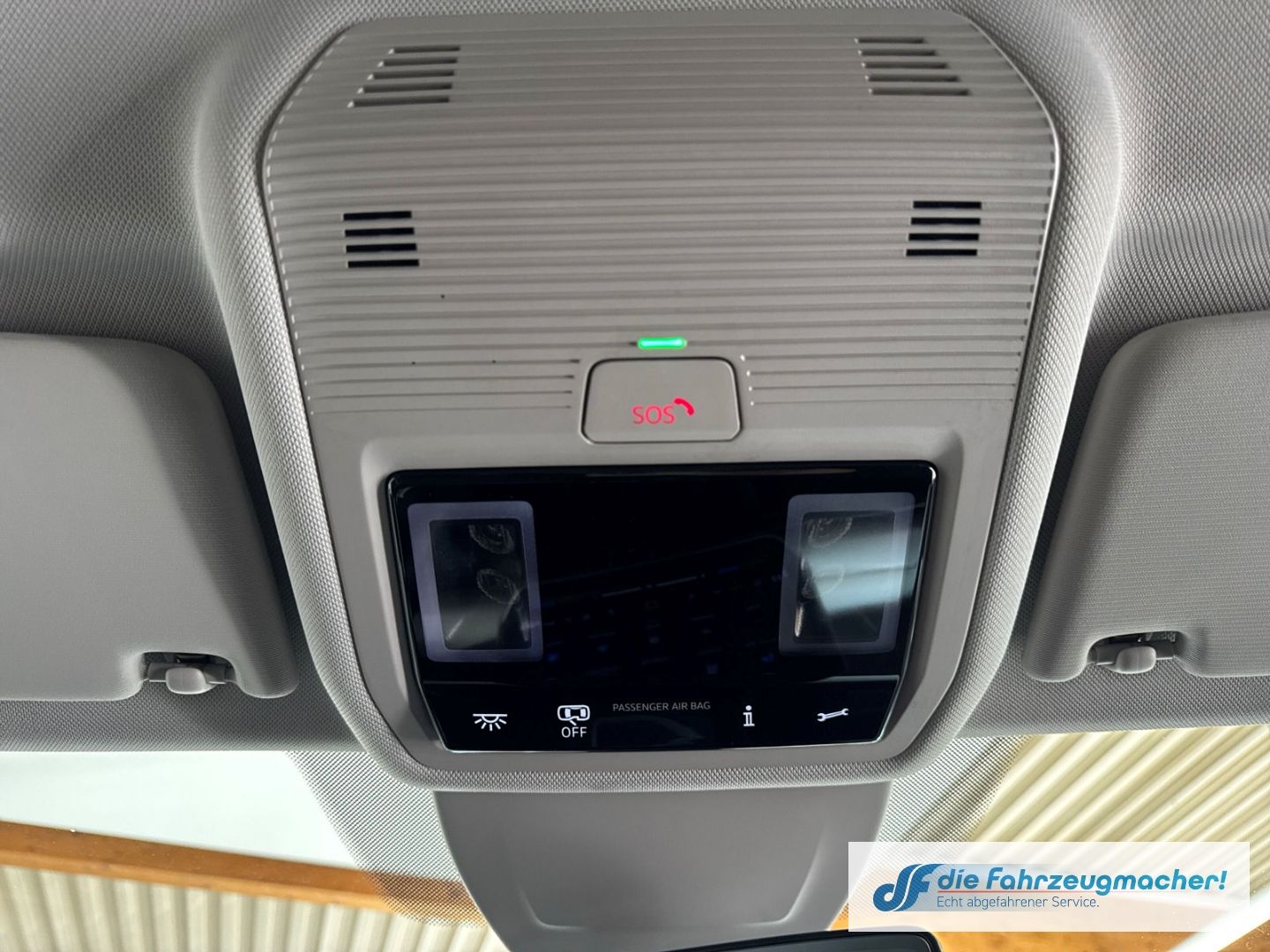 Fahrzeugabbildung Volkswagen Golf VIII 2.0 TDI 110 kW Life Digitales Cockpit