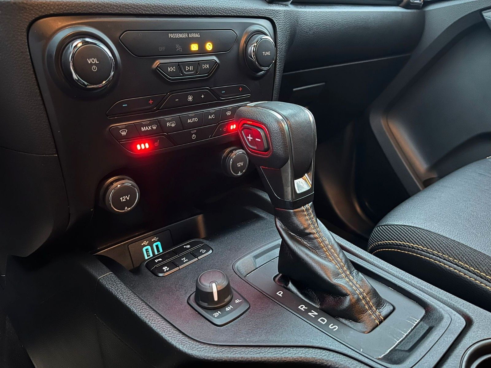 Fahrzeugabbildung Ford Ranger 2.0 TDCi PantherWildtrak Doppelkab. 4x4