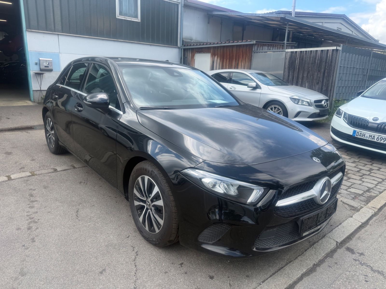 MERCEDES-BENZ A 180 d