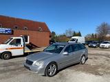 Mercedes-Benz C 220 CDI T AVANTGARDE - Mercedes-Benz C 220 aus 2003: Cdi