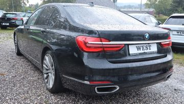 BMW 750 - 6