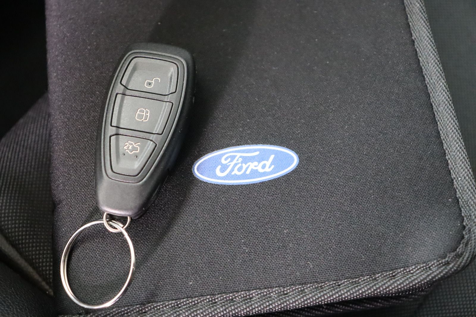 Fahrzeugabbildung Ford Mondeo 2.0TDCi Turnier * Navi * Memory * Sitzhz.