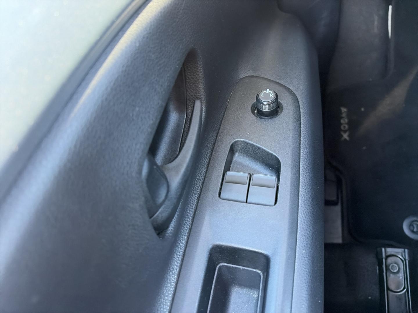 Toyota Aygo X Basis Apple CarPlay Android Auto Musikstr